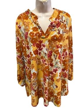 1074 / Dear Scarlett Floral 3/4 Sleeve Top
Women’s Size Medium
